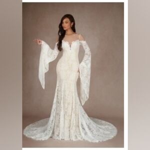 NWT Azazie White Lace Wedding Dress Size 6